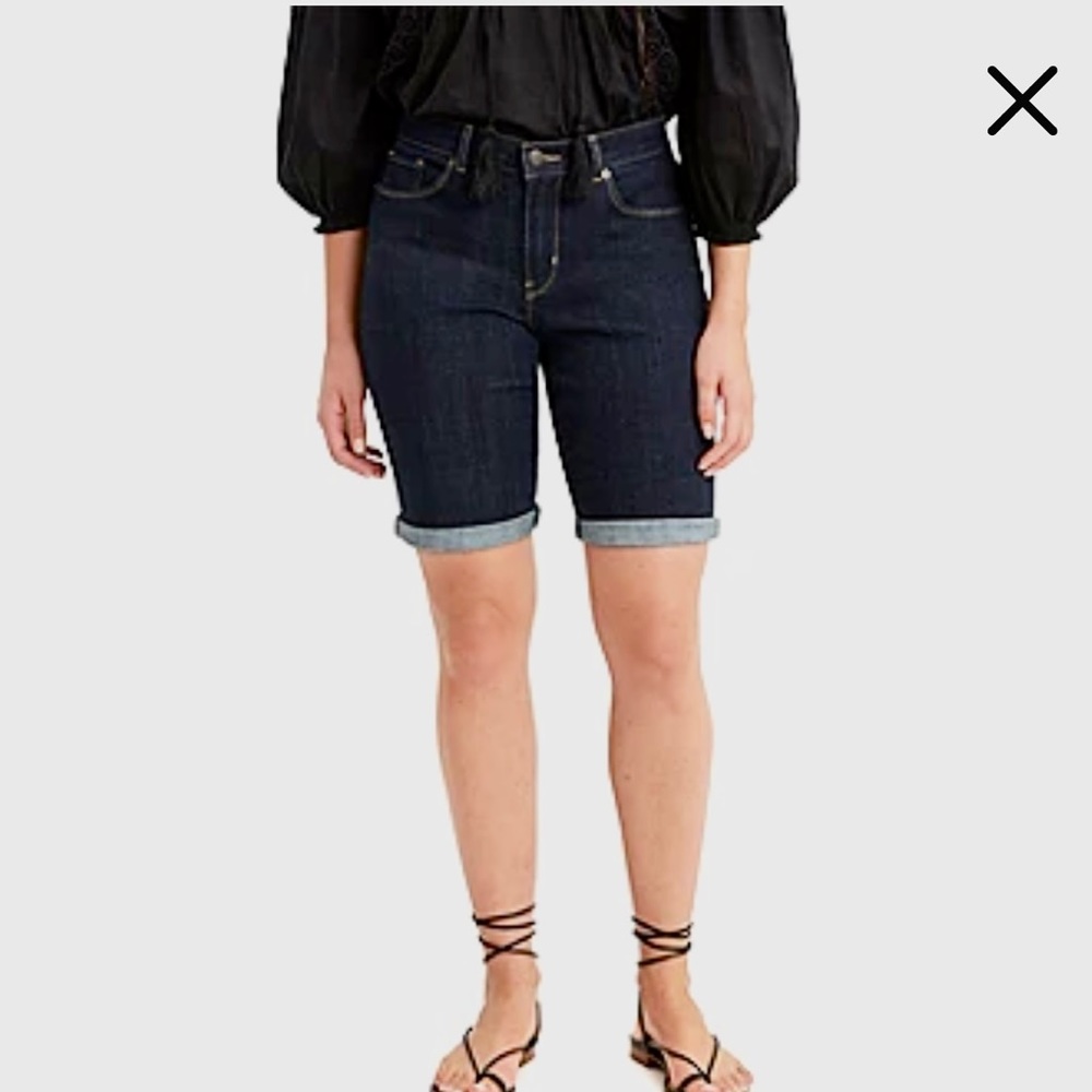 Women’s Levi’s Bermuda jean shorts. Size 27.
